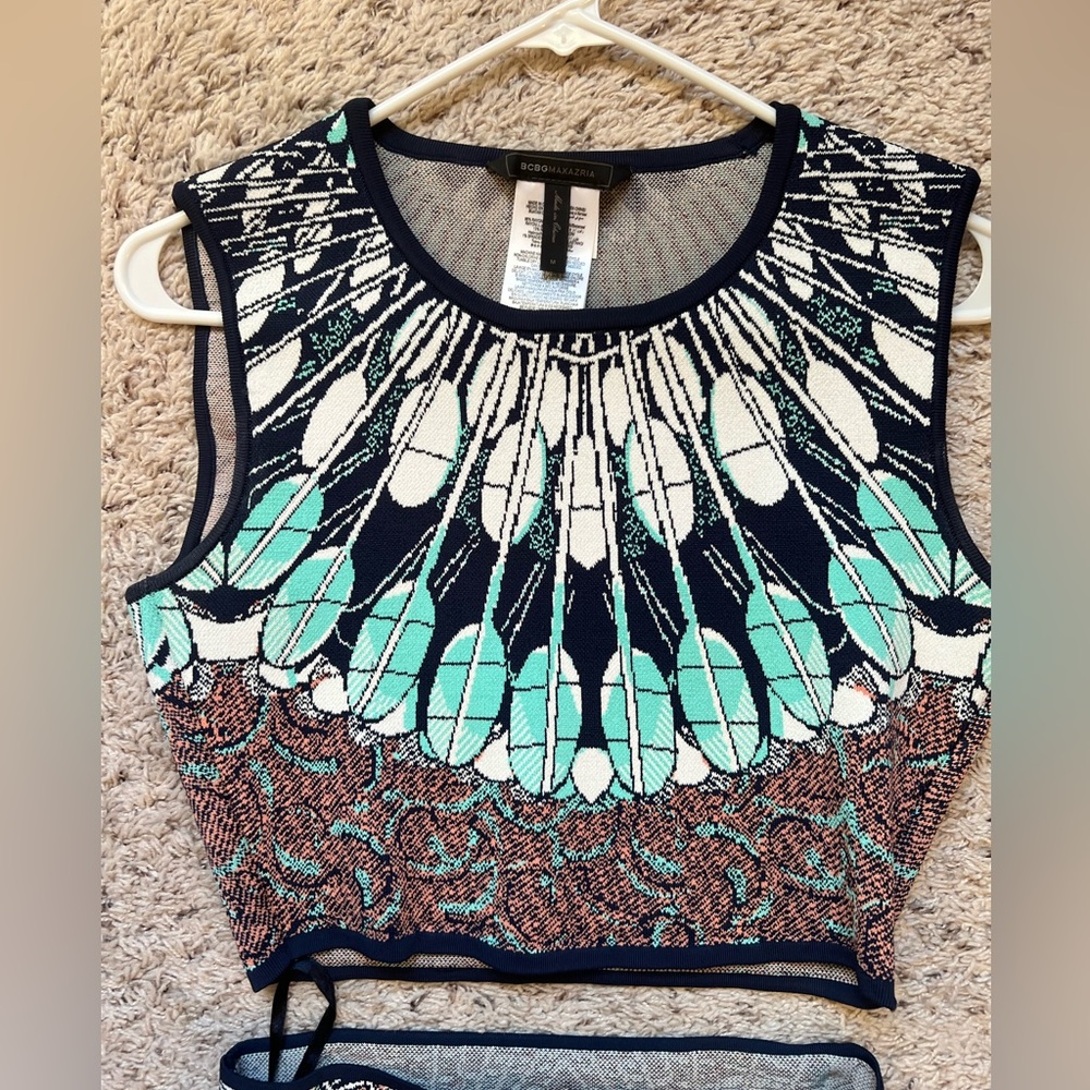 BCBG Aztec 2 piece set - Picture 4 of 7